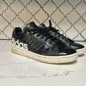 10.5 men’s Adidas shoe
